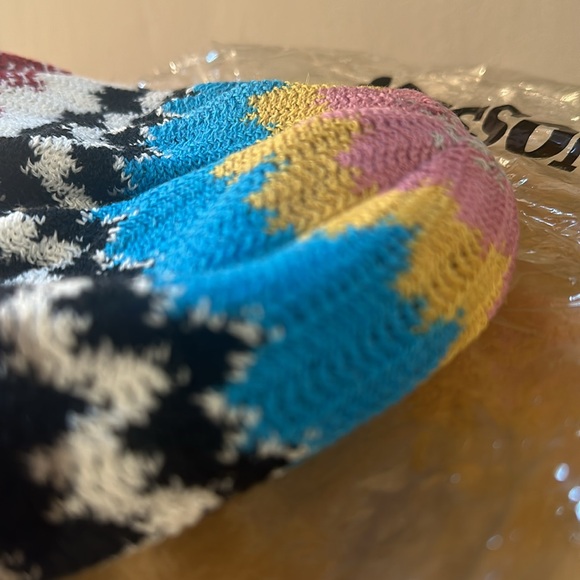 NWT Iconic Missoni SUPER SOFT Wool Beanie Hat Unisex (Size OS Blue Pink Multi) - Picture 6 of 8